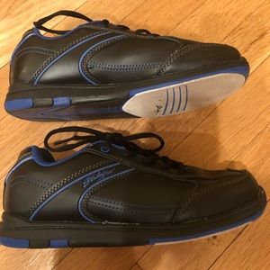 Youth Strikeforce Bowling Shoes Size 5